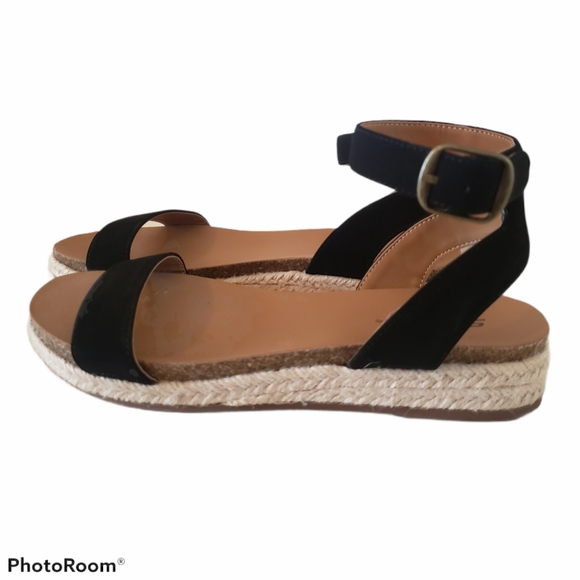 Soda Black Sandal - Picture 1 of 5